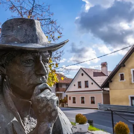 Notranjska Hisa - Traditional Country House, Close To The World Attraction Cerknica Begunje pri Cerknici