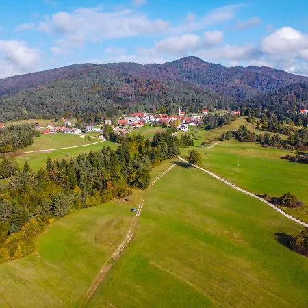 Dom wakacyjny Notranjska Hisa - Traditional Country House, Close To The World Attraction Cerknica Begunje pri Cerknici