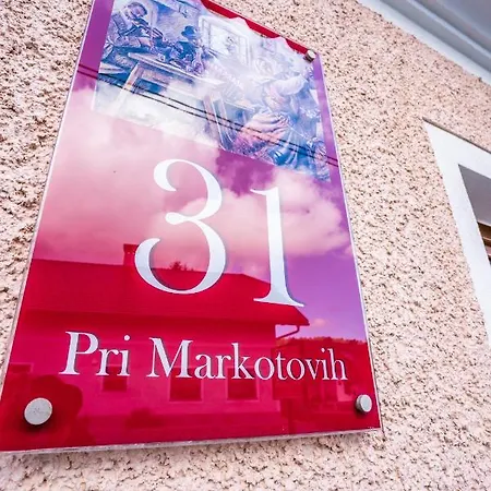 Notranjska Hisa - Traditional Country House, Close To The World Attraction Cerknica Tatil Evi *