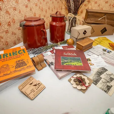 Dom wakacyjny Notranjska Hisa - Traditional Country House, Close To The World Attraction Cerknica