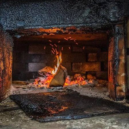 Notranjska Hisa - Traditional Country House, Close To The World Attraction Cerknica Tatil Evi