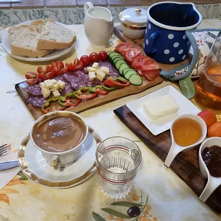 Nyaraló Notranjska Hisa - Traditional Country House, Close To The World Attraction Cerknica Begunje pri Cerknici