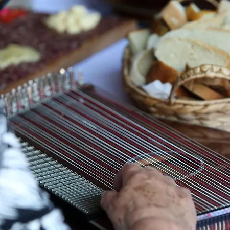 Notranjska Hisa - Traditional Country House, Close To The World Attraction Cerknica *