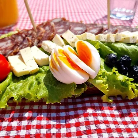 Notranjska Hisa - Traditional Country House, Close To The World Attraction Cerknica *