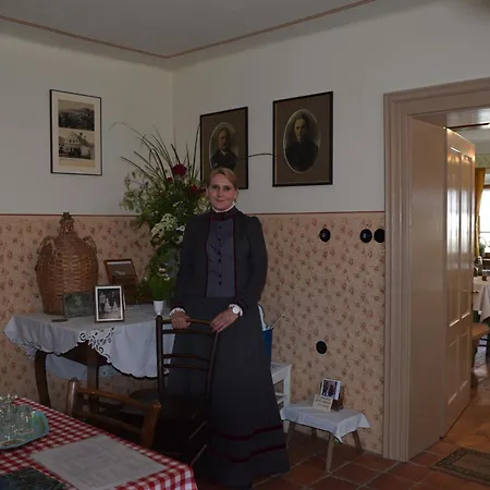 Notranjska Hisa - Traditional Country House, Close To The World Attraction Cerknica *