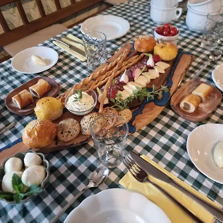 Notranjska Hisa - Traditional Country House, Close To The World Attraction Cerknica *