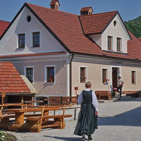 Notranjska Hisa - Traditional Country House, Close To The World Attraction Cerknica Vakantiehuis *