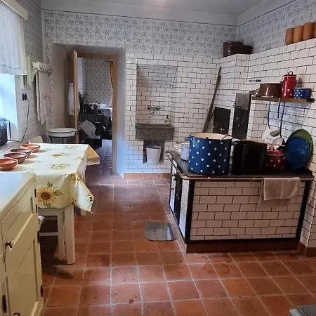Notranjska Hisa - Traditional Country House, Close To The World Attraction Cerknica Begunje pri Cerknici
