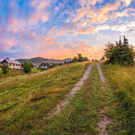 Počitniška hiša Notranjska Hisa - Traditional Country House, Close To The World Attraction Cerknica Begunje pri Cerknici