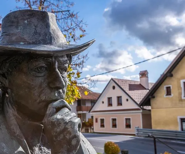 Notranjska Hisa - Traditional Country House, Close To The World Attraction Cerknica Begunje pri Cerknici