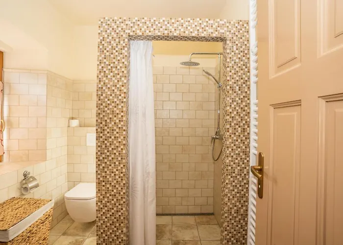 Notranjska Hisa - Traditional Country House, Close To The World Attraction Cerknica *