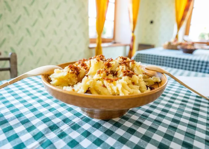 Notranjska Hisa - Traditional Country House, Close To The World Attraction Cerknica Begunje pri Cerknici