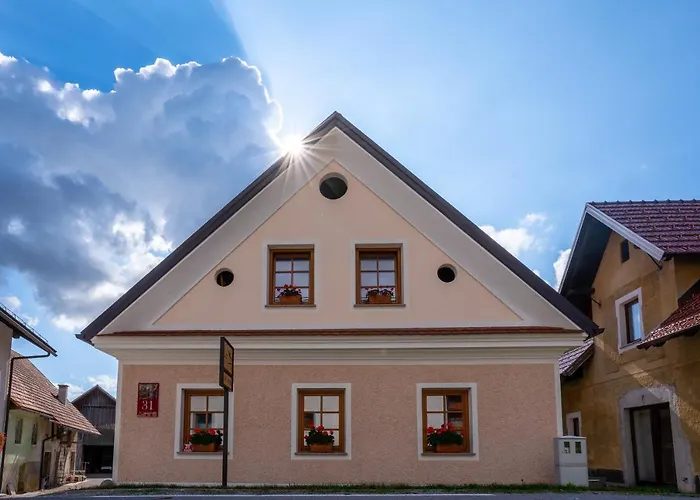 Notranjska Hisa - Traditional Country House, Close To The World Attraction Cerknica Begunje pri Cerknici