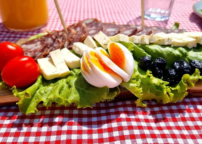 Notranjska Hisa - Traditional Country House, Close To The World Attraction Cerknica *