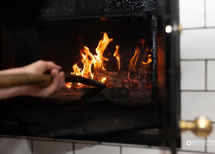 Σπίτι διακοπών Notranjska Hisa - Traditional Country House, Close To The World Attraction Cerknica *