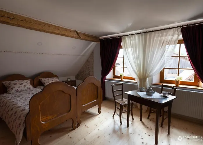 Notranjska Hisa - Traditional Country House, Close To The World Attraction Cerknica *