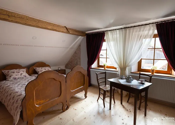 Notranjska Hisa - Traditional Country House, Close To The World Attraction Cerknica בית נופש Begunje pri Cerknici