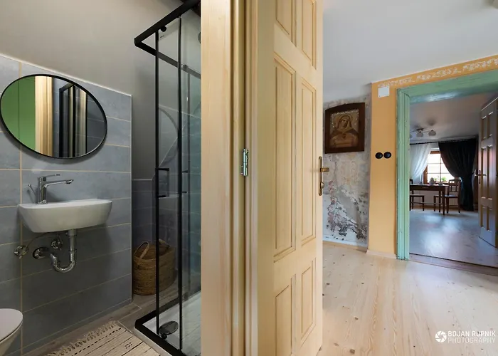 Notranjska Hisa - Traditional Country House, Close To The World Attraction Cerknica בית נופש *