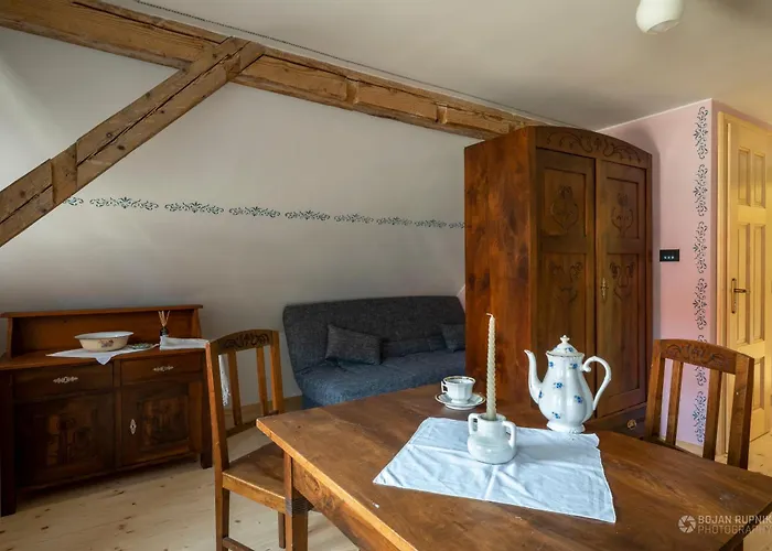 Notranjska Hisa - Traditional Country House, Close To The World Attraction Cerknica Begunje pri Cerknici