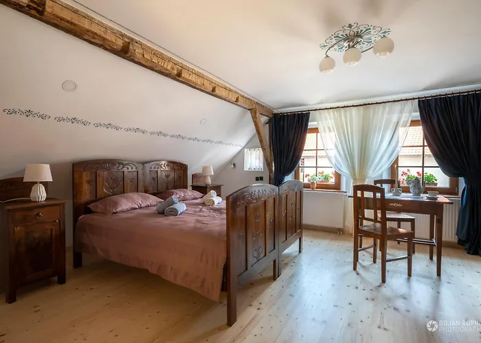 Notranjska Hisa - Traditional Country House, Close To The World Attraction Cerknica