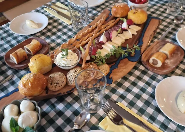 Notranjska Hisa - Traditional Country House, Close To The World Attraction Cerknica *